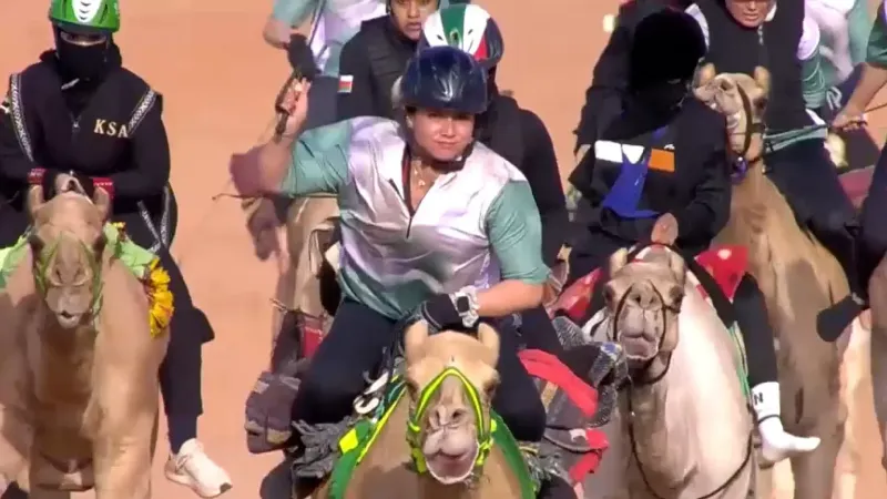 شاهد: فرنسية تفوز بسباق ركوب الهجن للنساء بالجنادرية في الرياض