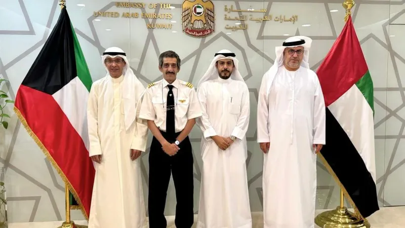 السفير الإماراتي استقبل «الرياضات الجوية الكويتية»