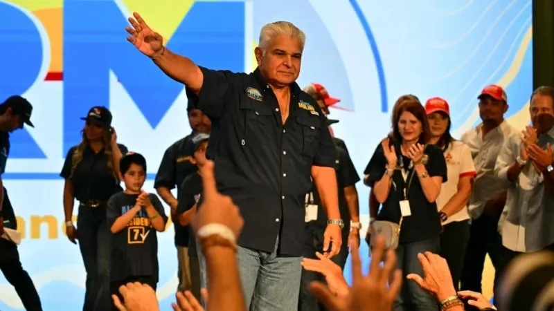 المحافظ خوسيه راؤول مولينو يفوز بالانتخابات الرئاسية في بنما