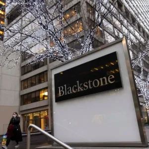 بلاكستون توافق على شراء إنفوكوم كورب اليابانية بـ 1.66 مليار دولار