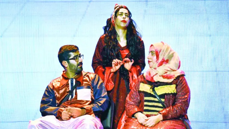 "كوكب القروض" كوميديا ساخرة بمهرجان الدوحة المسرحي