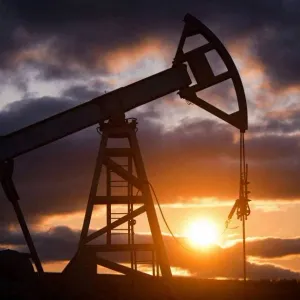 انخفاض مخزونات النفط الخام والبنزين الأميركية
