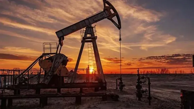 النفط يتكبد أكبر خسارة أسبوعية في 3 أشهر