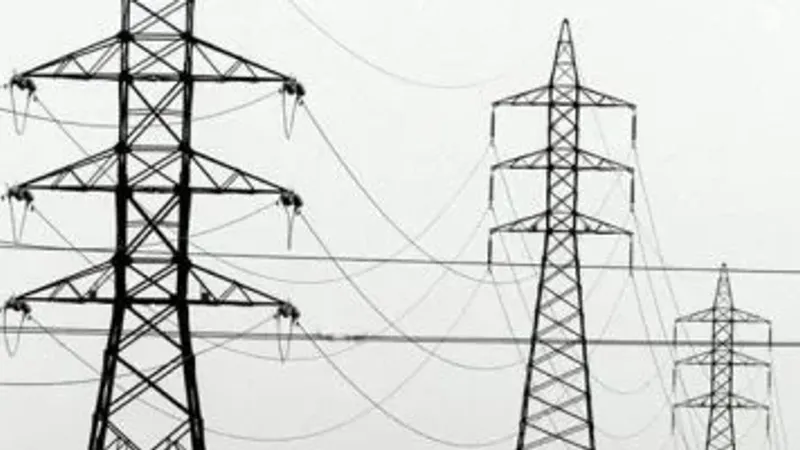 أهم ملامح تطوير شبكة الكهرباء لتحسين الخدمة لأهالى سيناء