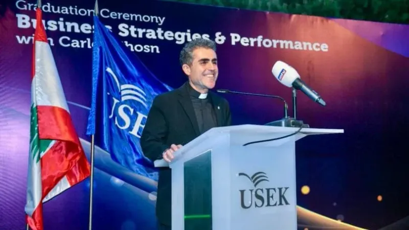 جامعة الروح القدس تخرّج الدفعة الرابعة من برنامج "الاستراتيجيات والأداء في مجال الأعمال مع كارلوس غصن"