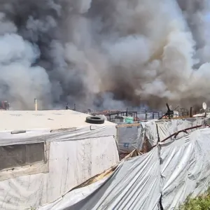 بالفيديو - حريق كبير بمخيّم للنازحين في زحلة