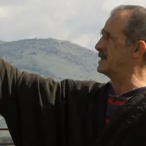 سبعيني لبناني يرفض مغادرة منزله رغم القصف الإسرائيلي