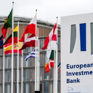 بنك الاستثمار الأوروبي يسعى لتمويل مبادرات خضراء في أفريقيا