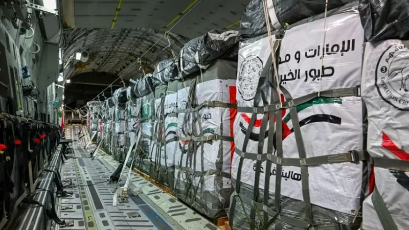 "طيور الخير" تتجاوز 2000 طن مساعدات عبر 32 إسقاطاً جوياً في غزة