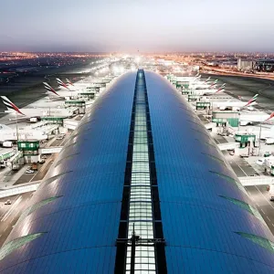 مطار دبي الدولي يستهدف استقبال 100 مليون مسافر في 2027