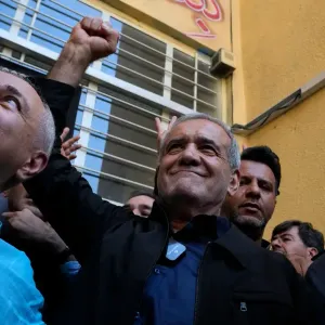 فوز الإصلاحي بزشکیان في انتخابات الرئاسة الإيرانية