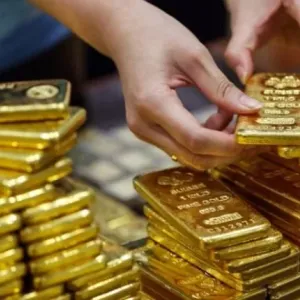 أسعار الذهب تتراجع إلى أدنى مستوى في 4 أسابيع