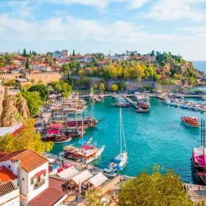 السياحة التركية تواصل انتعاشها.. توقعات بـ 16 مليون سائح في أنطاليا وحدها!