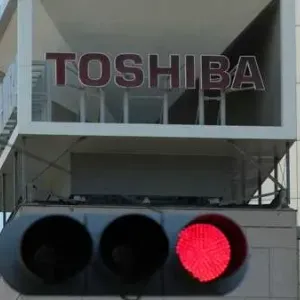 “توشيبا” اليابانية تسرح 4 آلاف موظف لهذا السبب