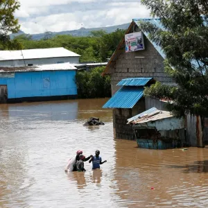 مصرع العشرات بانهيار سد في كينيا