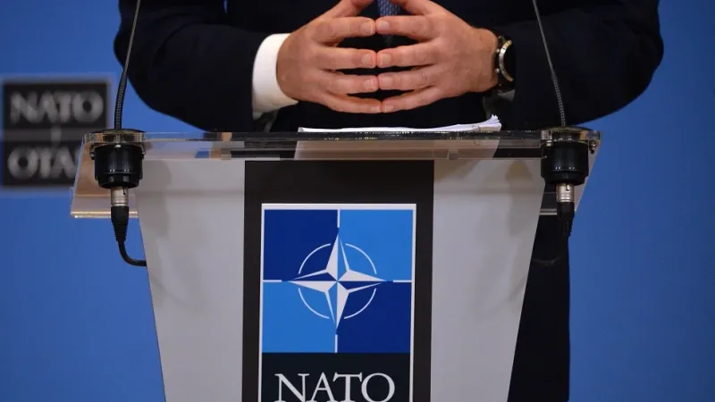 Newsweek: الناتو لن يقبل أوكرانيا في صفوفه رغم الوعود المعسولة