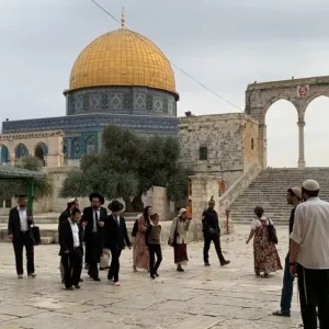 أول أيام "الفصح اليهودي".. القدس ثكنة عسكرية ومستوطنون يقتحمون الأقصى (فيديوهات)