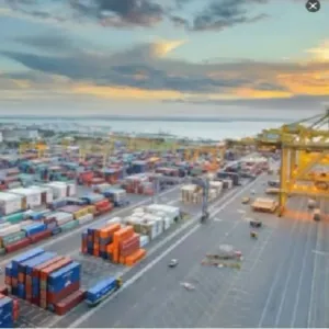 زيادة فترة الإعفاء من أجور تخزين الحاويات الفارغة بميناء الملك عبدالعزيز إلى 20 يومًا