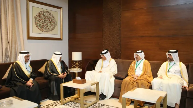 رئيس مجلس الشورى يجتمع مع نظيره البحريني