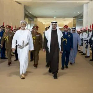 الإمارات وعُمان: تعزيز التنسيق لتقوية دعائم استقرار المنطقة