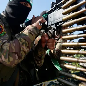 حماس تبدي استعدادها لإلقاء السلاح "في حالة واحدة"