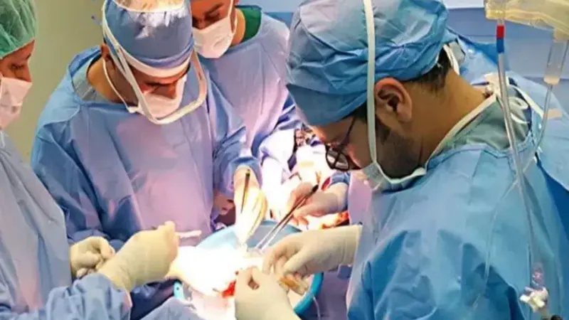 أطباء موريتانيون يجرون 6 عمليات زرع كلى بمستشفى باتنة