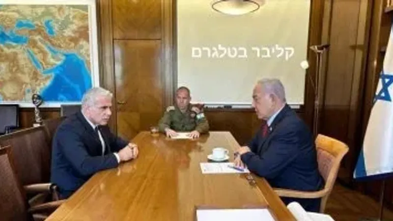 نتنياهو يلتقى لابيد لتحديث الوضع الأمنى ​​فى قاعدة الكرياه فى تل أبيب
