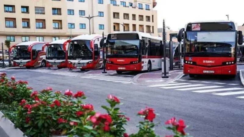 دبي.. عودة خدمات مركبات الأجرة والحافلات العامة لوضعها السابق