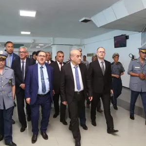 وزير النقل يتفقد ميناء الجزائر