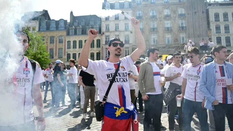 صدامات بين مشجعين لباريس سان جيرمان وليون قبل نهائي كأس فرنسا