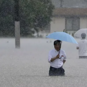إجلاء الآلاف جراء الأمطار في اليابان