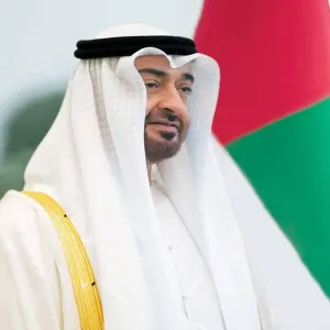 محمد بن زايد يطمئن على أحوال حجاج الإمارات