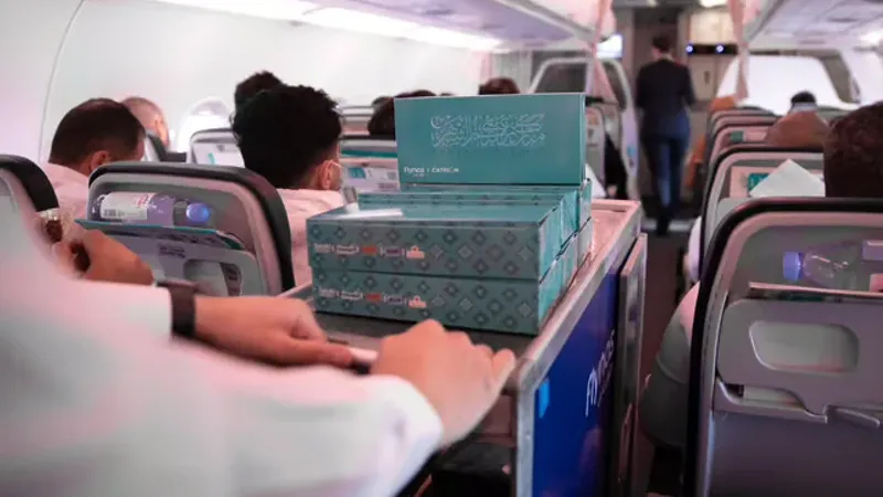 طيران ناس وكاتريون يقدمان أكثر من 220 ألف وجبة إفطار للمسافرين خلال رمضان 