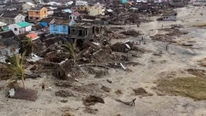 إعصار بيريل يخلف 4 قتلى ويحدث فوضى فى جميع أنحاء منطقة البحر الكاريبى
