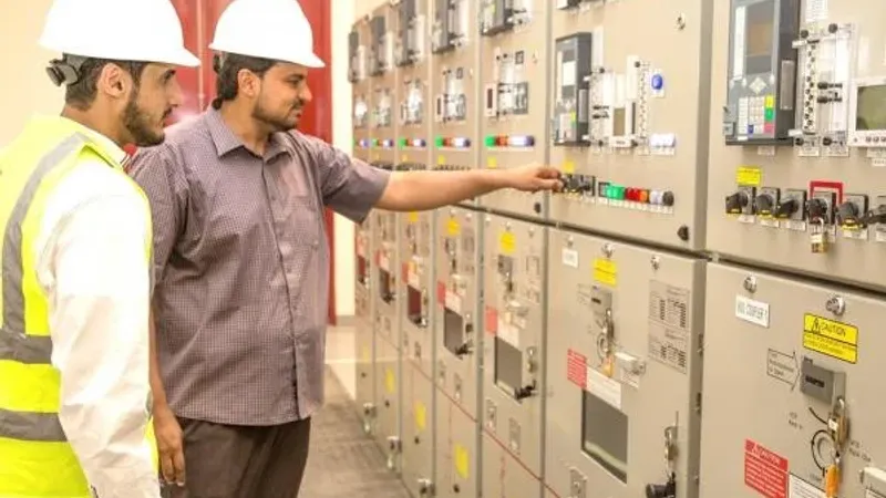 "نماء" تدشن محطات التوزيع الرئيسية للكهرباء في مناطق مختلفة بظفار
