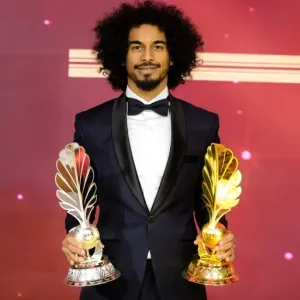 أكرم عفيف يتوّج بجائزة أفضل لاعب ومارتينيز أفضل مدرب بالدوري القطري