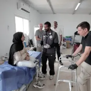 فيديو | المستشفى الميداني الإماراتي يبدأ تركيب الأطراف الصناعية للجرحى الفلسطينيين