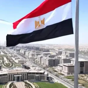 من العاصمة الإدارية.. السيسي يرفع علم مصر على أطول سارية في العالم