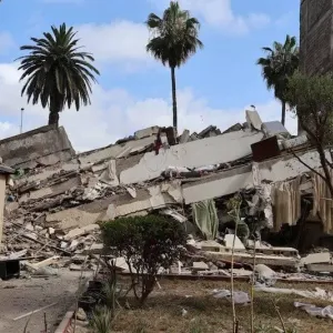 فيديو| مشاهد مروعة لحظة انهيار مبنى سكني في المغرب