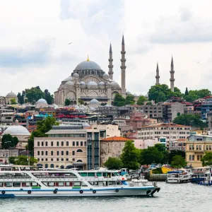 تركيا تعفي مواطني 6 دول بينها السعودية والإمارات من التأشيرة السياحية