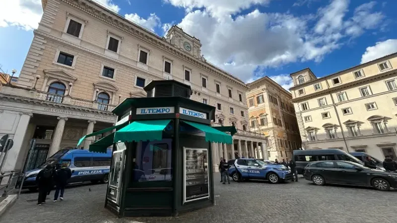 أكشاك بيع الصحف زيّنت شوارع إيطاليا لعقود وقد تختفي أمام الصحافة الرقمية