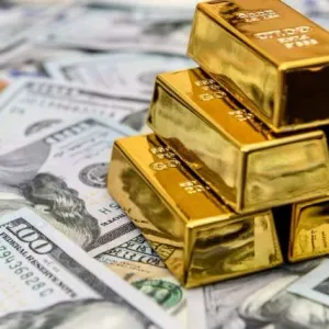تراجع الذهب وارتفاع الدولار.. ماذا يحدث في الأسواق العالمية؟