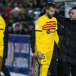 برشلونة يعلن تفاصيل إصابة مدافعه