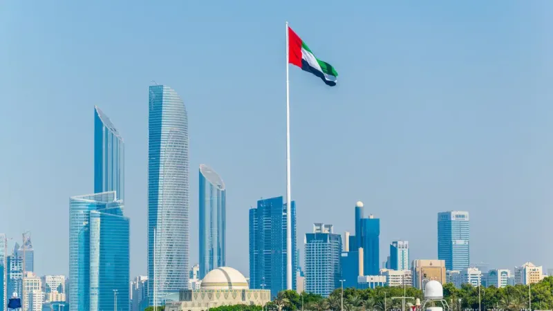 الإمارات وعمان تبرمان شراكات استثمارية بقيمة 129 مليار درهم