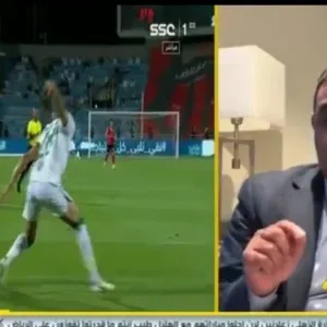 شاهد.. سمير عثمان يكشف تفاصيل خطأ مؤثر ارتكبه حكم مباراة الأهلي والرياض