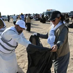 أمانة جدة تنظم مبادرة تنظيف شاطئ خليج سلمان بمشاركة جامعة جدة