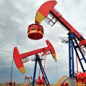 استقرار أسعار النفط مع تعويض تباطؤ الطلب نقص العرض