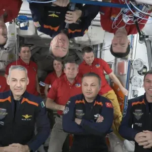 عودة 4 رواد فضاء إلى الأرض بعد مهمّة خاصّة في محطة الفضاء الدولية