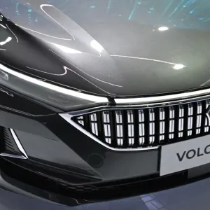 ميشوستين يطلع على سيارات VOLGA الروسية الجديدة (صور+فيديو)