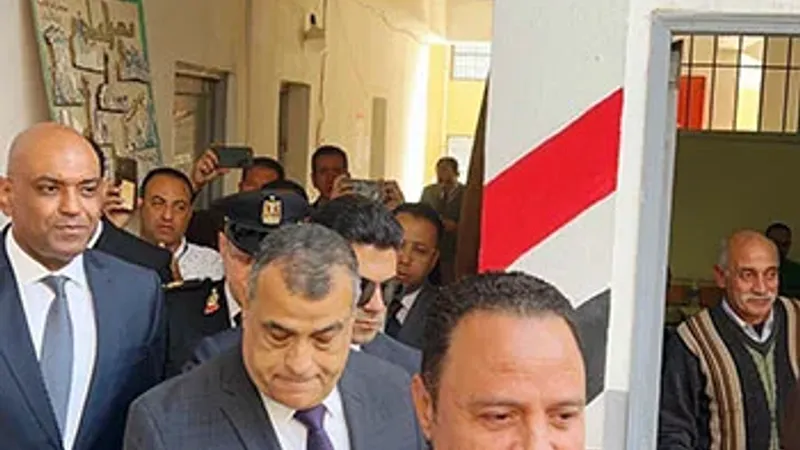 وزير الإنتاج الحربي يدلي بصوته في الانتخابات الرئاسية بالمقطم..صور